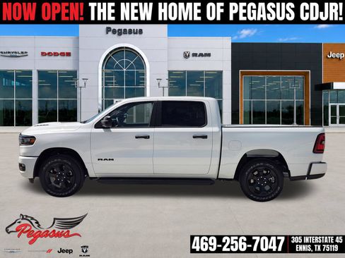 New 2026 RAM 1500 Express AWD/4WD image 3