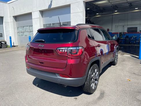Used 2021 Jeep Compass Latitude w/ Sun and Sound Group AWD/4WD image 7