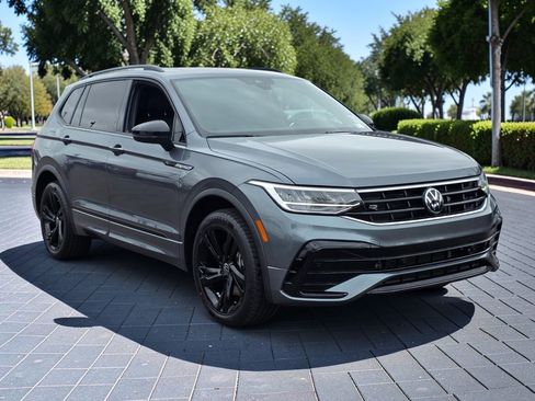 Used 2023 Volkswagen Tiguan SE R-Line FWD image 4