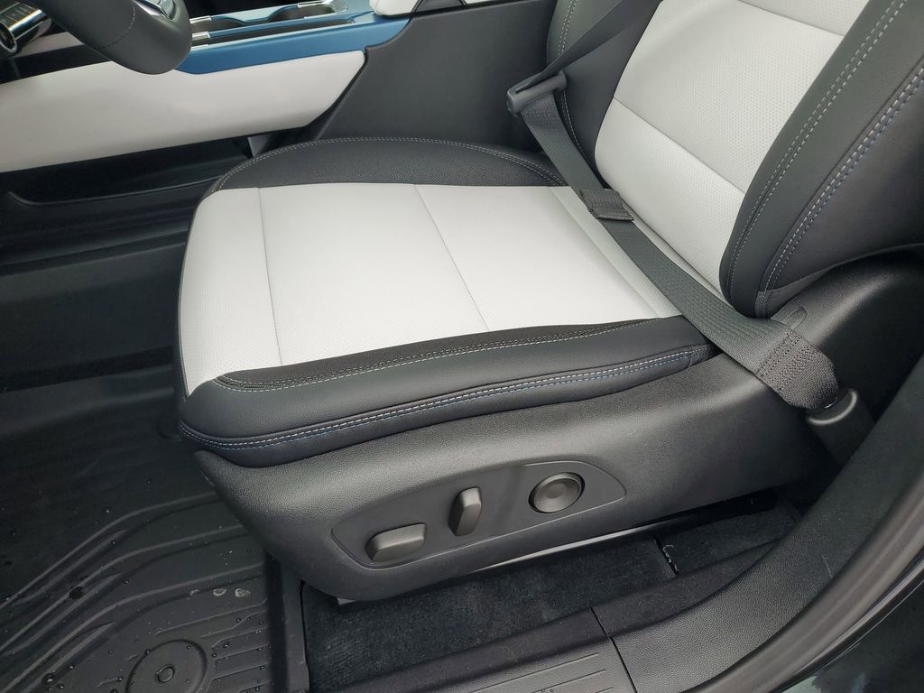 New 2026 Chevrolet Equinox EV LT FWD image 14