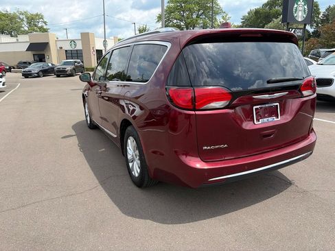 Used 2018 Chrysler Pacifica Touring-L Plus FWD image 7