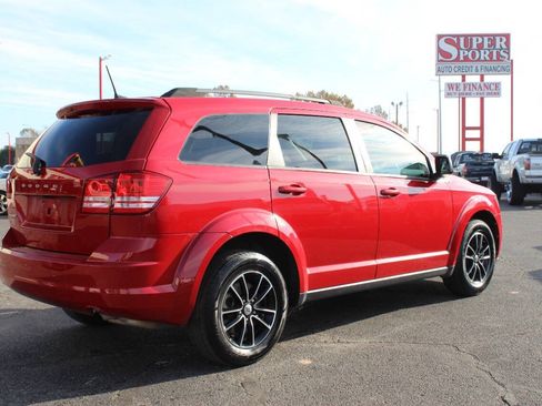 Used 2018 Dodge Journey SE w/ Popular Equipment Group FWD image 4