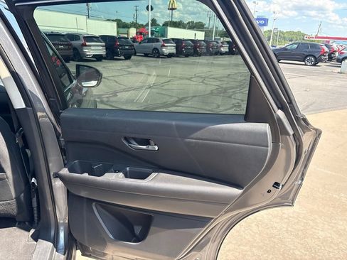 Used 2022 Nissan Pathfinder SV w/ SV Premium Package AWD/4WD image 33