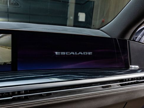 Used 2025 Cadillac Escalade Sport w/ Touring Package AWD/4WD image 25