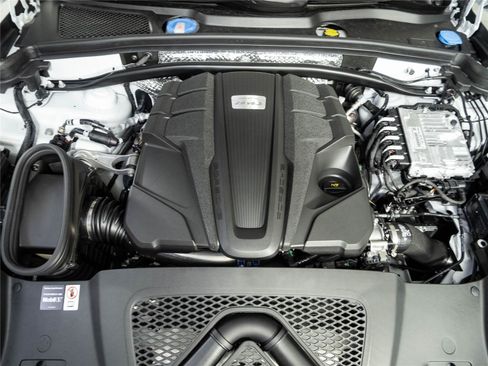 New 2026 Porsche Macan S AWD/4WD image 35