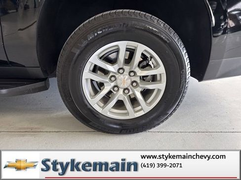 Used 2024 Chevrolet Suburban LS image 43