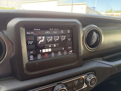 Used 2021 Jeep Gladiator Sport AWD/4WD image 15