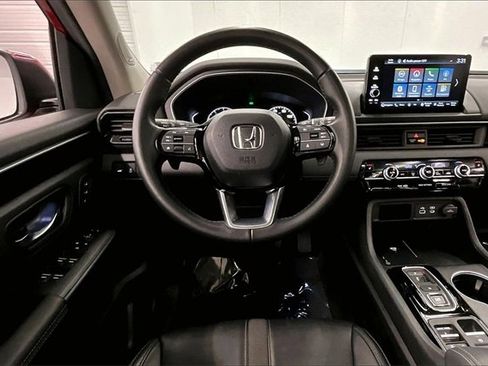 Used 2024 Honda Pilot Touring image 5