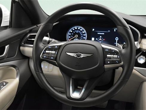 Used 2025 Genesis G70 2.5T image 26