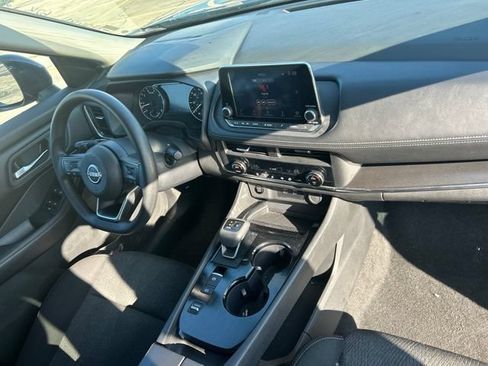 Used 2024 Nissan Rogue SV FWD image 10