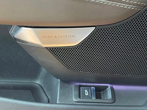 Used 2022 Audi e-tron GT Prestige w/ Prestige Package image 18