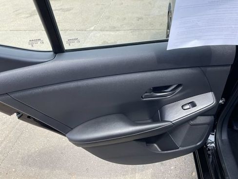 Used 2024 Nissan Sentra SV FWD image 12