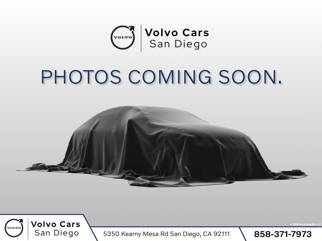 Used 2021 Volvo XC40 T5 Momentum w/ Premium Package AWD/4WD image 1