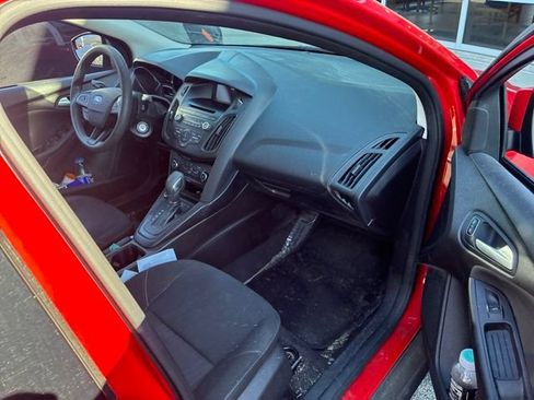 Used 2017 Ford Focus SE FWD image 10