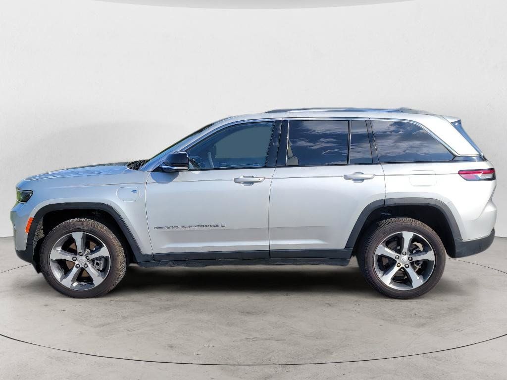 Used 2023 Jeep Grand Cherokee 4WD 4xe image 8
