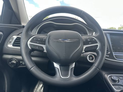 Used 2015 Chrysler 200 Limited w/ Convenience Group FWD image 18