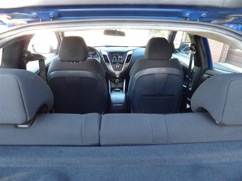 Used 2017 Hyundai Veloster FWD image 23
