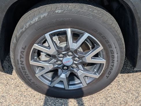 Certified 2023 GMC Acadia SLT w/ Preferred Package AWD/4WD image 7