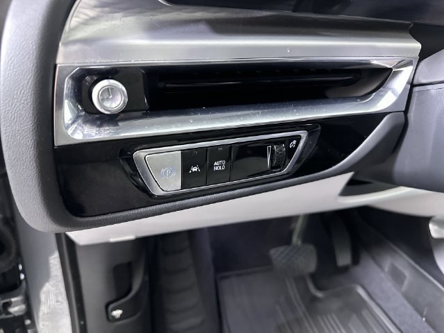 Used 2024 Cadillac Lyriq Luxury AWD/4WD image 18