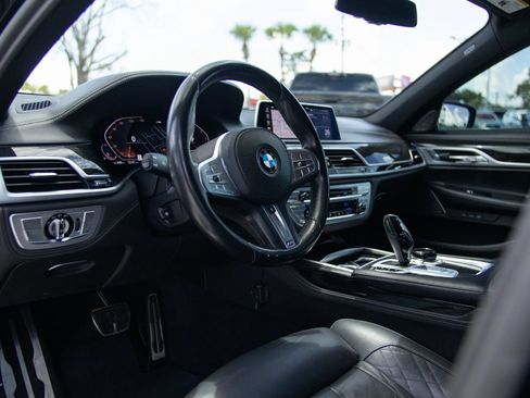 Used 2020 BMW 740i w/ M Sport Package RWD image 19