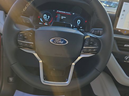 New 2026 Ford Explorer Platinum w/ LUX Leather Package image 19