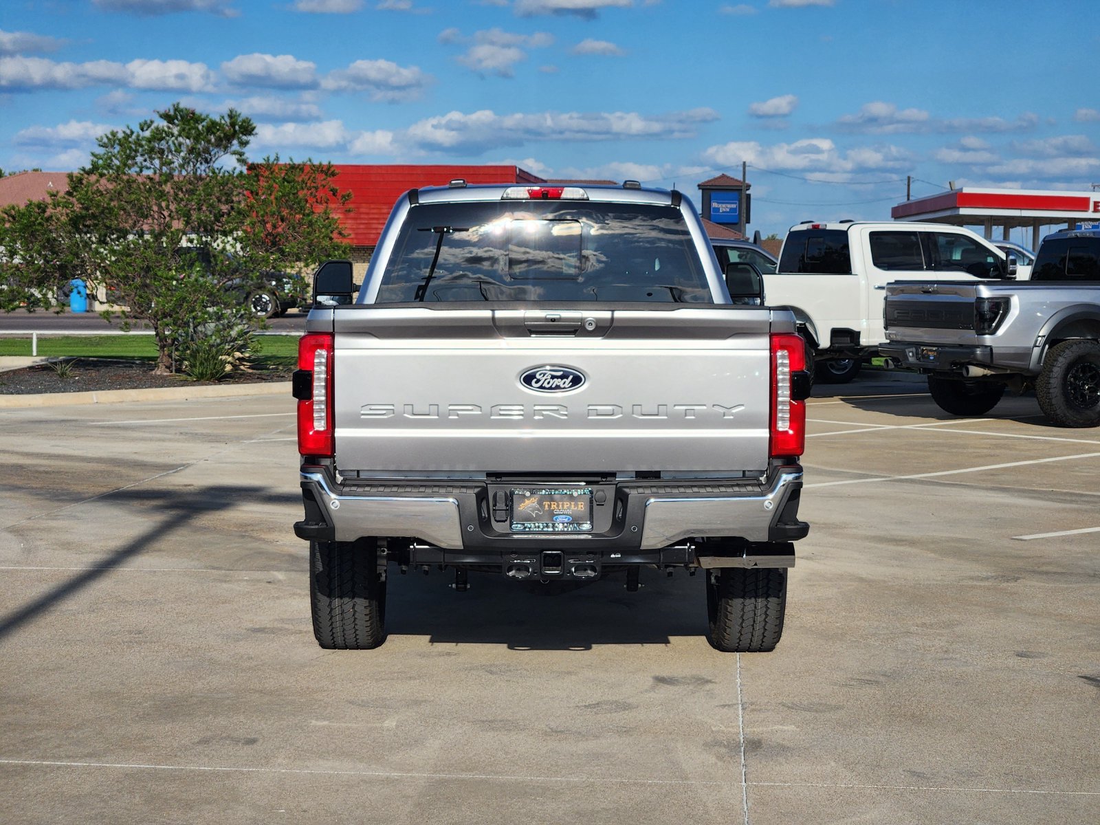 New 2027 Ford F350 Lariat w/ Lariat Premium Package AWD/4WD image 8