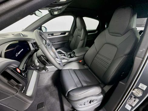 New 2026 Porsche Cayenne Coupe AWD/4WD image 5