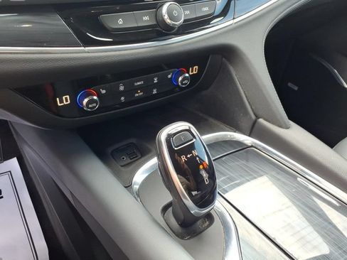 Used 2020 Buick Enclave Essence w/ Sound and Sites Package AWD/4WD image 24