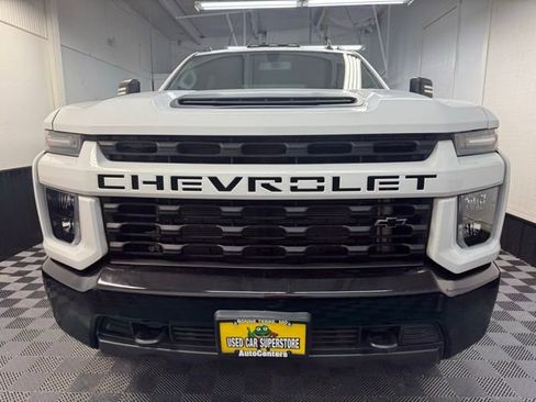 Used 2021 Chevrolet Silverado 2500 Custom w/ Custom Value Package AWD/4WD image 2