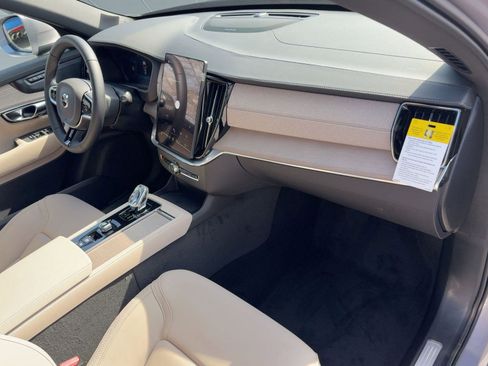 New 2026 Volvo XC90 B6 Plus w/ Protection Package Premier image 31