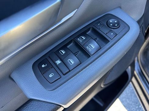 Used 2021 RAM 1500 Big Horn image 11