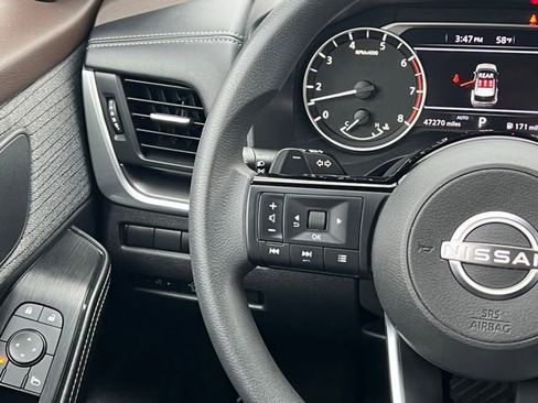 Used 2023 Nissan Rogue SV image 20