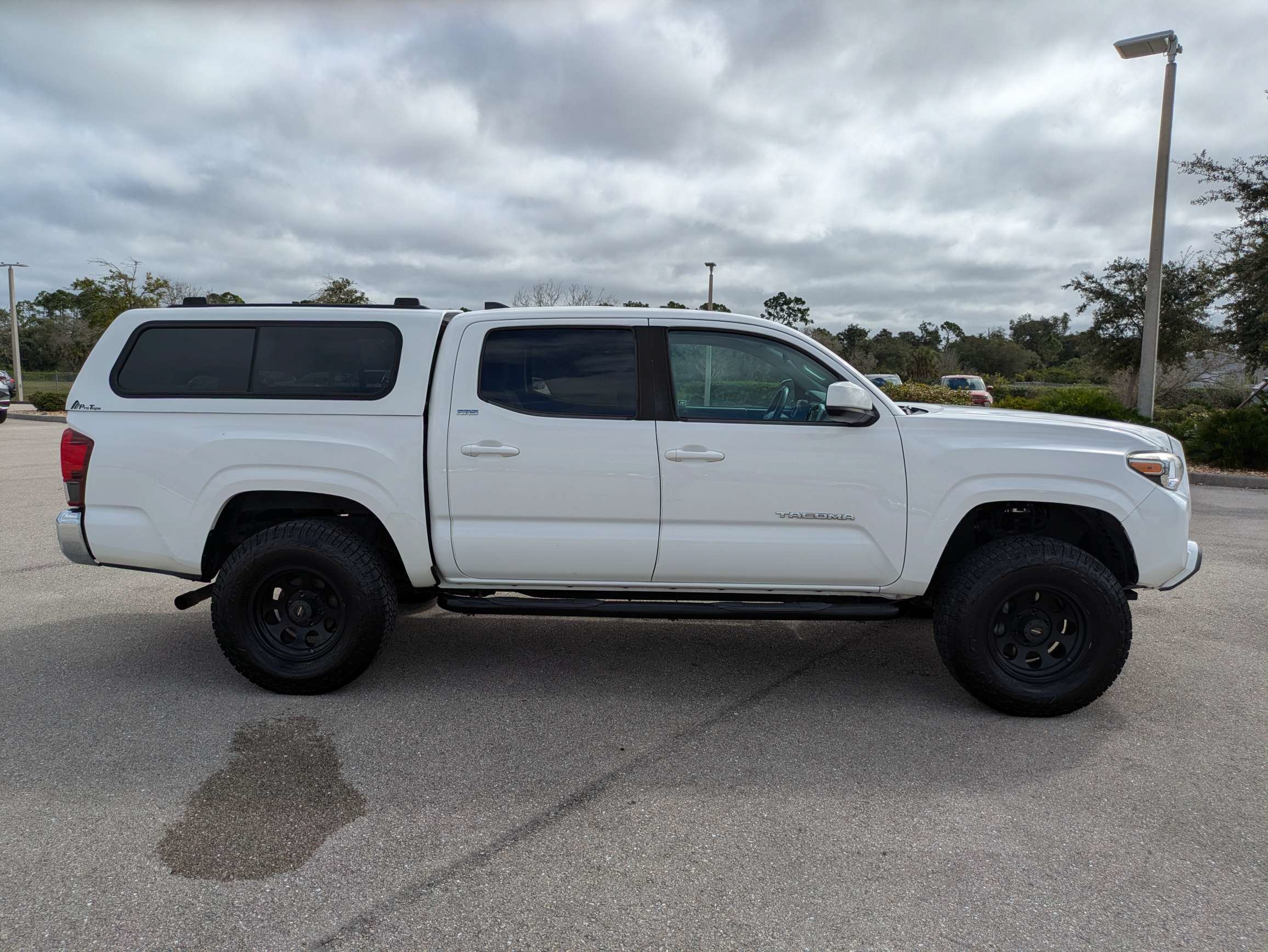 Used 2019 Toyota Tacoma SR5 RWD image 3