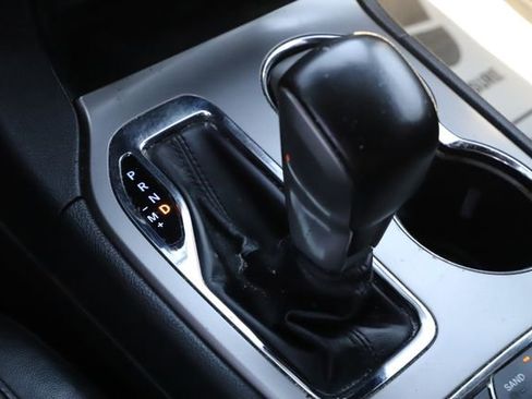 Used 2020 Jeep Grand Cherokee Limited AWD/4WD image 22