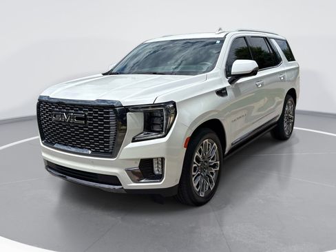 Used 2024 GMC Yukon Denali Ultimate w/ LPO, Floor Liner Package AWD/4WD image 3