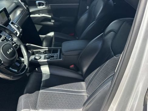 Certified 2022 Kia Sorento EX FWD image 17