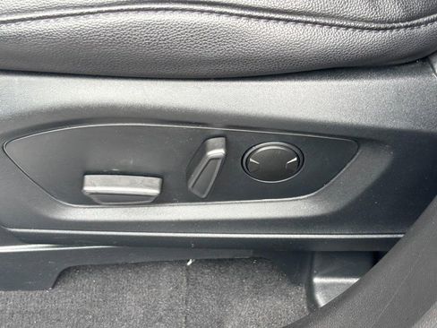 Used 2023 Ford Explorer Limited w/ Limited Technology Package image 17