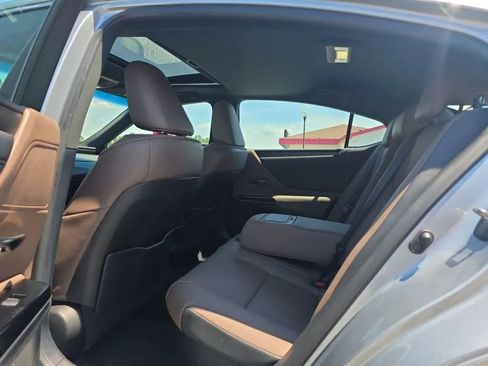 Used 2022 Lexus ES 300h w/ Premium Package FWD image 40