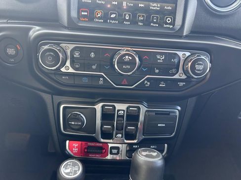 Used 2022 Jeep Wrangler Unlimited Rubicon 4xe w/ Cold Weather Group image 15