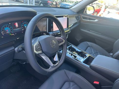 New 2026 Volkswagen Atlas SE image 10