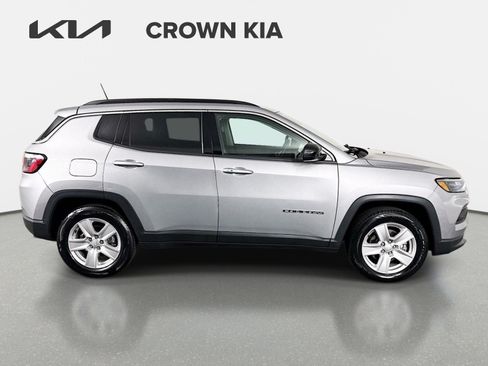 Used 2022 Jeep Compass Latitude FWD image 5