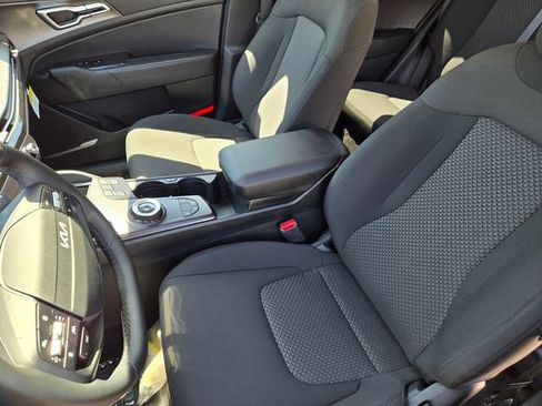 New 2026 Kia Sportage LX FWD image 16
