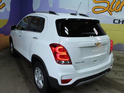 Used 2018 Chevrolet Trax LT w/ LT Convenience Package AWD/4WD image 5