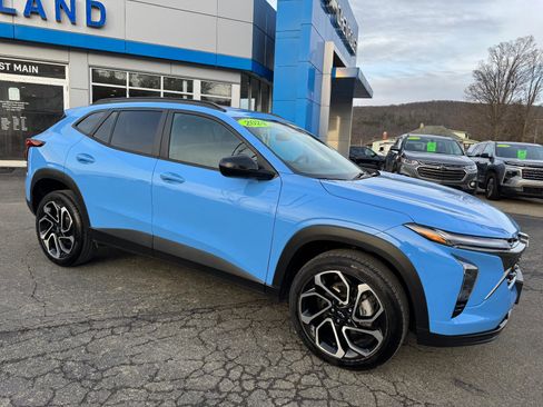 Used 2024 Chevrolet Trax RS w/ Driver Confidence Package image 7