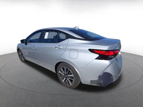 Used 2025 Nissan Versa SV image 6