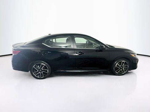 Used 2025 Nissan Sentra SR FWD image 10