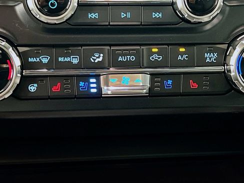 New 2026 Ford F250 Platinum w/ Tremor Off-Road Package AWD/4WD image 24