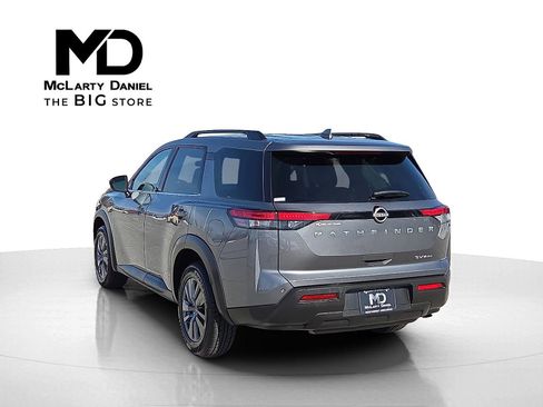 Used 2024 Nissan Pathfinder SV image 4