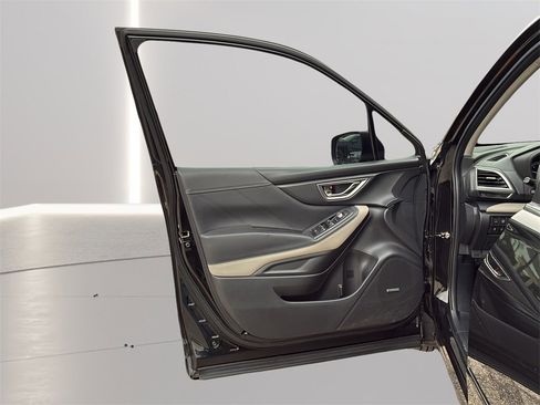 Used 2022 Subaru Forester Limited w/ Popular Package #3 image 11