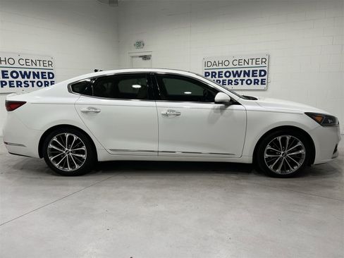 Used 2019 Kia Cadenza Technology image 9